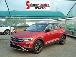 Rosso/tetto nero Usata 2022 VW T-Roc Style SUV | 23.500 € (Buon prezzo)
