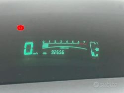 Bianco Usata 2011 Toyota Yaris Tre volumi | 5490 € (Buon prezzo)