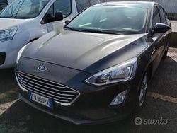 Grigio Usata 2019 Ford Focus Titanium Tre volumi | 9990 € (Buon prezzo)