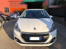 Bianco Usata 2016 Peugeot 208 Access Due volumi | 7800 € (Buon prezzo)
