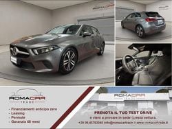 Grigio met Usata 2019 Mercedes A180 Business Tre volumi | 20.890 € (Buon prezzo)