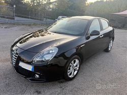Nero Usata 2015 Alfa Romeo Giulietta Distinctive Tre volumi | 7900 € (Buon prezzo)