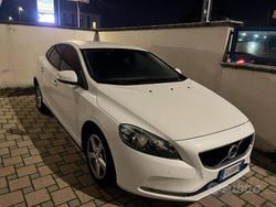 Bianco Usata 2016 Volvo V40 Tre volumi | 11.200 €