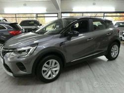 Grigio Usata 2021 Renault Captur Zen SUV | 15.950 € (Buon prezzo)