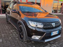 Nero Usata 2019 Dacia Sandero Tre volumi | 8900 € (Buon prezzo)