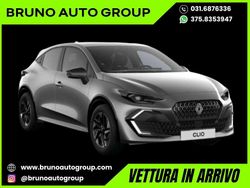 Rosso assoluto Nuova 2025 Renault Clio V Techno Tre volumi | 26.199 €
