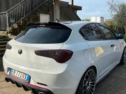 Bianco Usata 2011 Alfa Romeo Giulietta Due volumi | 5500 € (Buon prezzo)
