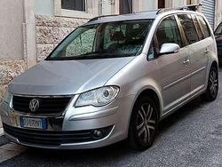 Usata 2007 VW Touran Highline Monovolume | 4000 € (Cara)
