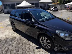Nero Usata 2010 Opel Astra Enjoy Station wagon | 3700 € (Buon prezzo)
