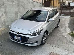 Grigio Usata 2016 Hyundai i20 Due volumi | 8000 € (Molto cara)