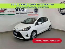 Super white pastello Usata 2020 Toyota Yaris Hybrid Business Edition Tre volumi | 14.800 € (Buon prezzo)