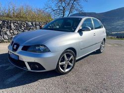 Argento Usata 2007 Seat Ibiza Stylance Tre volumi | 2800 € (Buon prezzo)