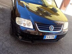 Nero Usata 2005 VW Touran Monovolume | 2500 € (Buon prezzo)