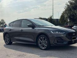 Usata 2023 Ford Focus ST-Line Tre volumi | 21.000 € (Buon prezzo)