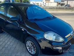 Nero Usata 2010 Fiat Punto Evo Emotion Due volumi | 3300 € (Buon prezzo)