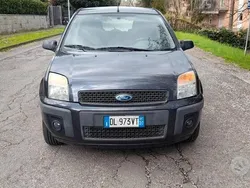 Usata 2008 Ford Fusion Tre volumi | 2650 € (Buon prezzo)