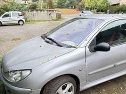 Usata 2001 Peugeot 206 Style Tre volumi | 700 € (Buon prezzo)