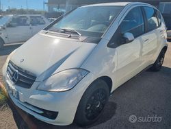 Bianco Usata 2010 Mercedes A160 Tre volumi | 3000 € (Super prezzo)