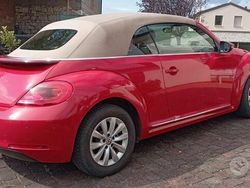 Rosso Usata 2013 VW Maggiolino Design Cabrio | 18.350 € (Molto cara)