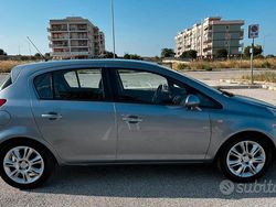 Grigio Usata 2009 Opel Corsa Tre volumi | 2000 € (Ottimo prezzo)