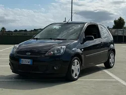 Usata 2007 Ford Fiesta Due volumi | 1500 € (Buon prezzo)
