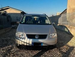 Grigio Usata 2006 VW Touran Monovolume | 2500 € (Cara)