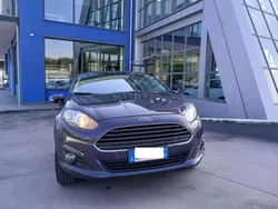 Grigio Usata 2015 Ford Fiesta Business Edition Due volumi | 8000 € (Buon prezzo)