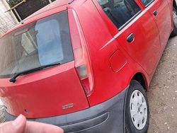 Rosso Usata 2000 Fiat Punto Tre volumi | 900 €