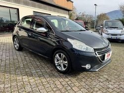Grigio Usata 2015 Peugeot 208 Allure Due volumi | 5990 € (Buon prezzo)