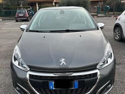 Grigio Usata 2019 Peugeot 208 Due volumi | 9500 € (Buon prezzo)