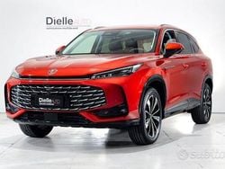 Rosso Nuova 2025 MG HS Luxury SUV | 25.490 € (Molto cara)