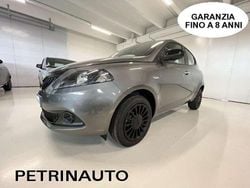 Grigio pietra met. Usata 2023 Lancia Ypsilon Silver Due volumi | 11.990 € (Buon prezzo)