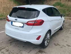 Usata 2017 Ford Fiesta Vignale Due volumi | 9900 € (Buon prezzo)