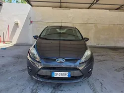 Grigio Usata 2009 Ford Fiesta Due volumi | 3300 € (Cara)