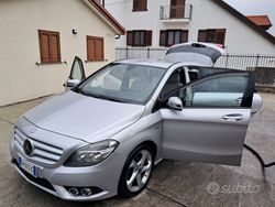 Grigio Usata 2012 Mercedes B200 Monovolume | 9500 € (Buon prezzo)