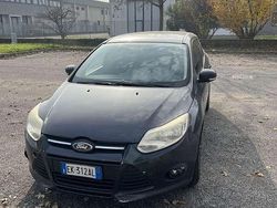 Usata 2011 Ford Focus Titanium Station wagon | 2500 € (Buon prezzo)