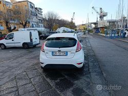 Bianco Usata 2013 Ford Fiesta Tre volumi | 2500 € (Super prezzo)
