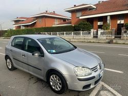 Grigio Usata 2005 VW Golf V Tre volumi | 2200 € (Buon prezzo)