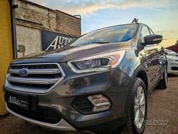 Grigio Usata 2017 Ford Kuga SUV | 10.799 € (Buon prezzo)