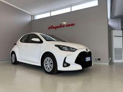 Bianco Usata 2023 Toyota Yaris Hybrid Business Edition Tre volumi | 16.800 € (Super prezzo)