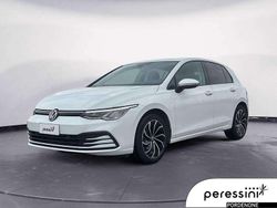 Bianco Usata 2023 VW Golf VIII Life Tre volumi | 22.900 € (Buon prezzo)