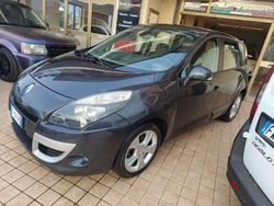 Grigio Usata 2011 Renault Scénic III Luxe Monovolume | 3800 € (Buon prezzo)
