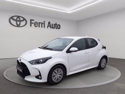 Bianco Usata 2023 Toyota Yaris Hybrid Active Tre volumi | 15.900 € (Ottimo prezzo)
