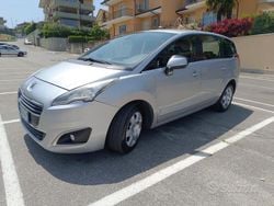 Grigio Usata 2014 Peugeot 5008 Monovolume | 4000 € (Ottimo prezzo)