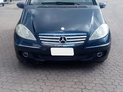 Blu Usata 2005 Mercedes A180 Avantgarde Tre volumi | 1950 € (Buon prezzo)