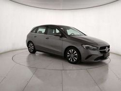 Harmaa Käytetty 2024 Mercedes B180 Advanced Tila-auto | 31.400 € (Perustarjous)