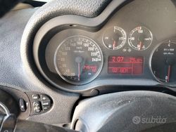 Rosso Usata 2003 Alfa Romeo 147 Due volumi | 1500 € (Buon prezzo)