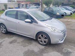 Grigio Usata 2013 Peugeot 208 Allure Due volumi | 6900 € (Buon prezzo)