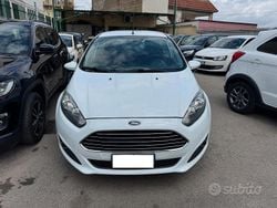 Bianco Usata 2015 Ford Fiesta Titanium Tre volumi | 4999 € (Buon prezzo)