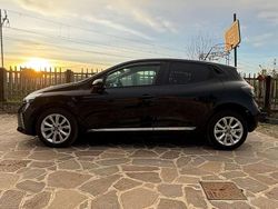 Nero Usata 2023 Renault Clio V Evolution Tre volumi | 14.490 € (Buon prezzo)